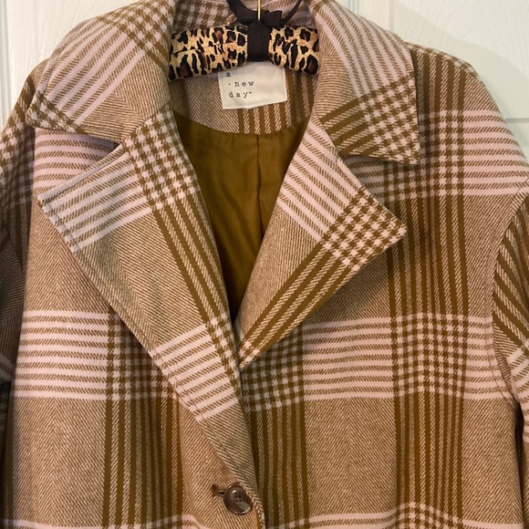 Extra PRETTY lighter weight fall/winter coat size M - Picture 2 of 3